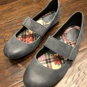 Born Mary Jane flats